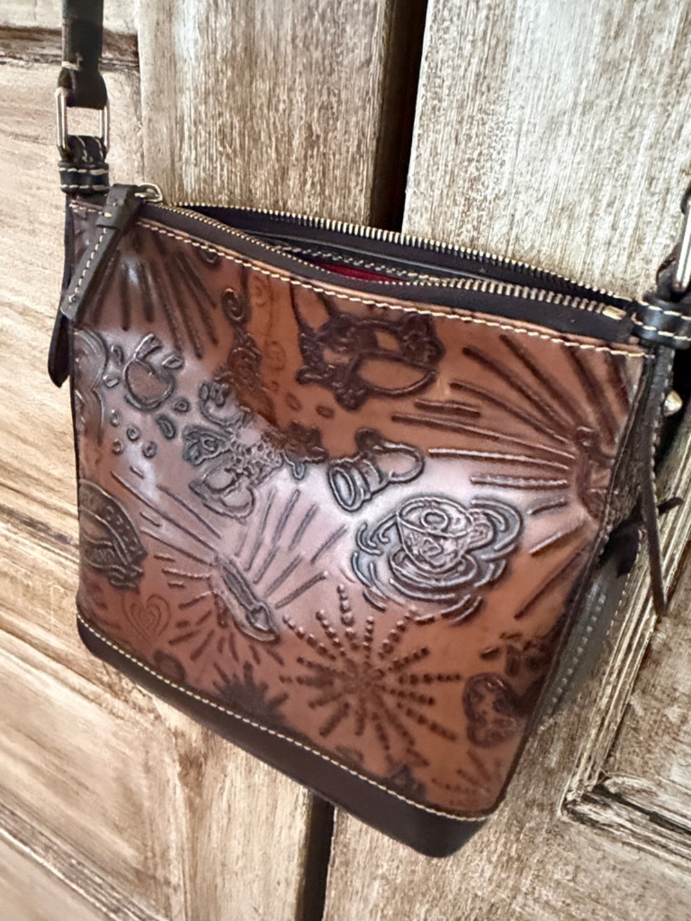 Dooney & Bourke Disney world parks Brown Embossed Leather Crossbody/Dark Trim - Picture 8 of 16